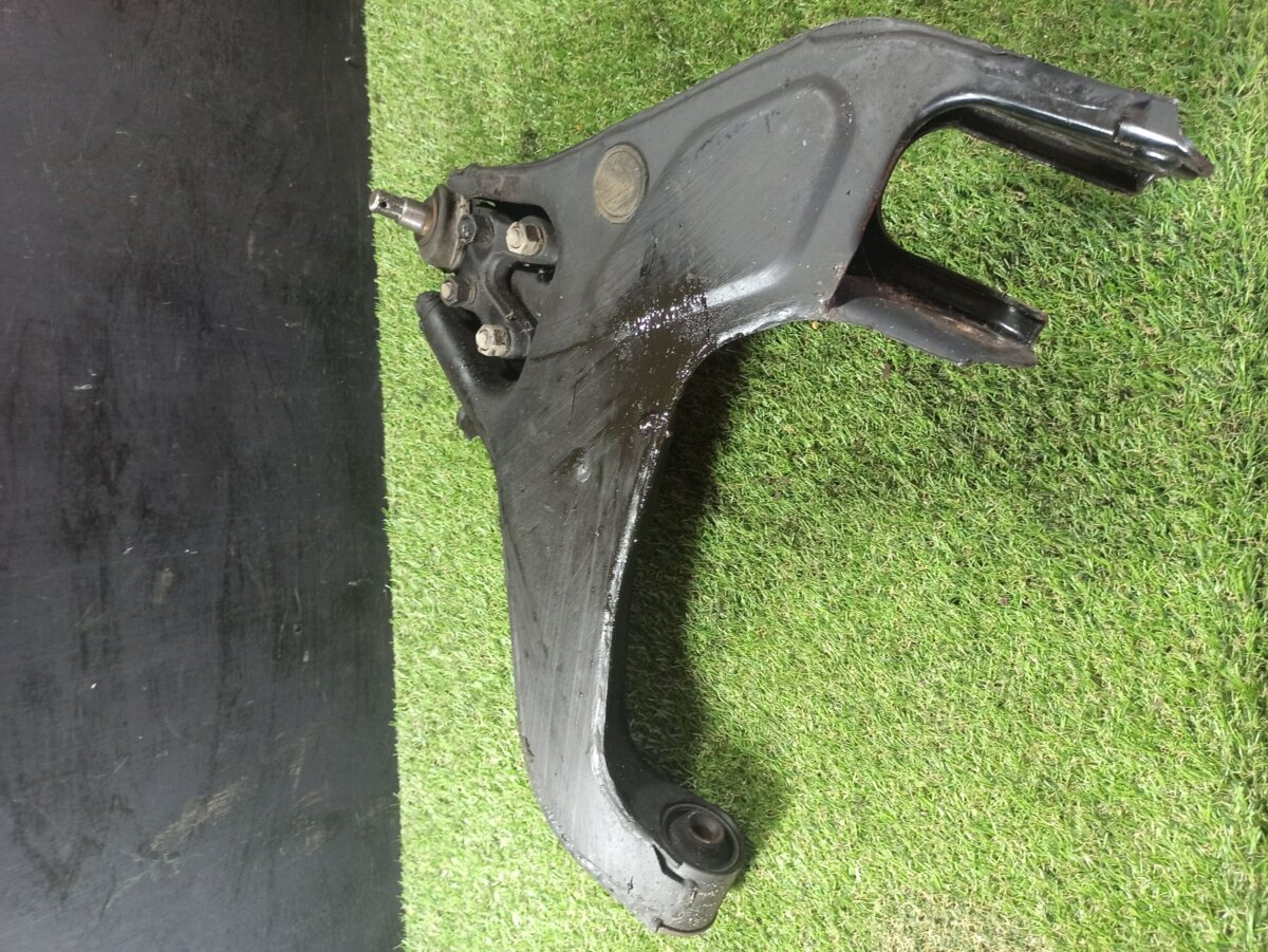 Важіль передньої підвіски лівий нижній Hyundai Terracan HP (2001-2007) 54512H1002