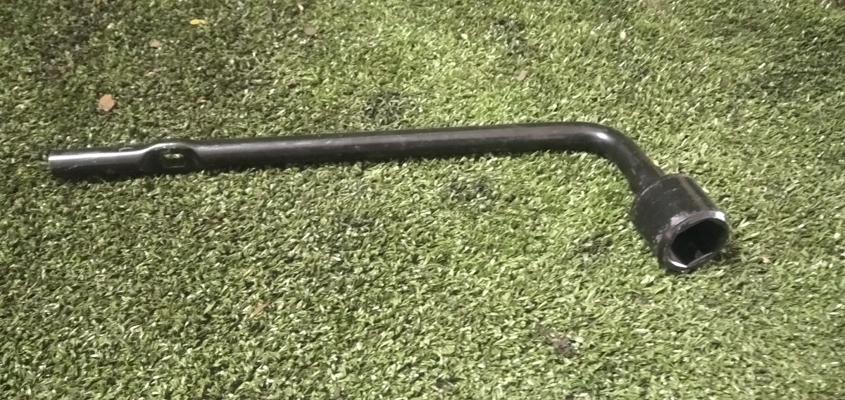 Колісний ключ балонік Hyundai X-Trail T30 (2001-2007) 995450U000