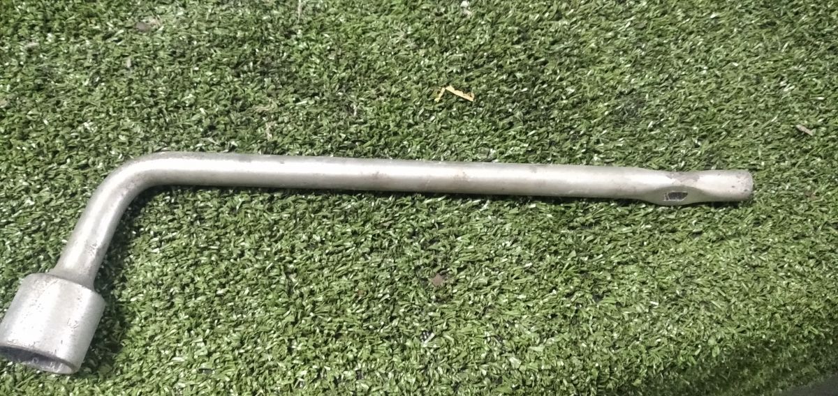 Колісний ключ Hyundai X-Trail T30 (2001-2007) 995450U000