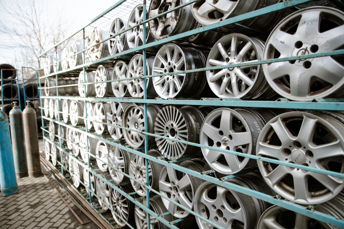 Гуртовий продаж автошин та колісних дисків пакетами