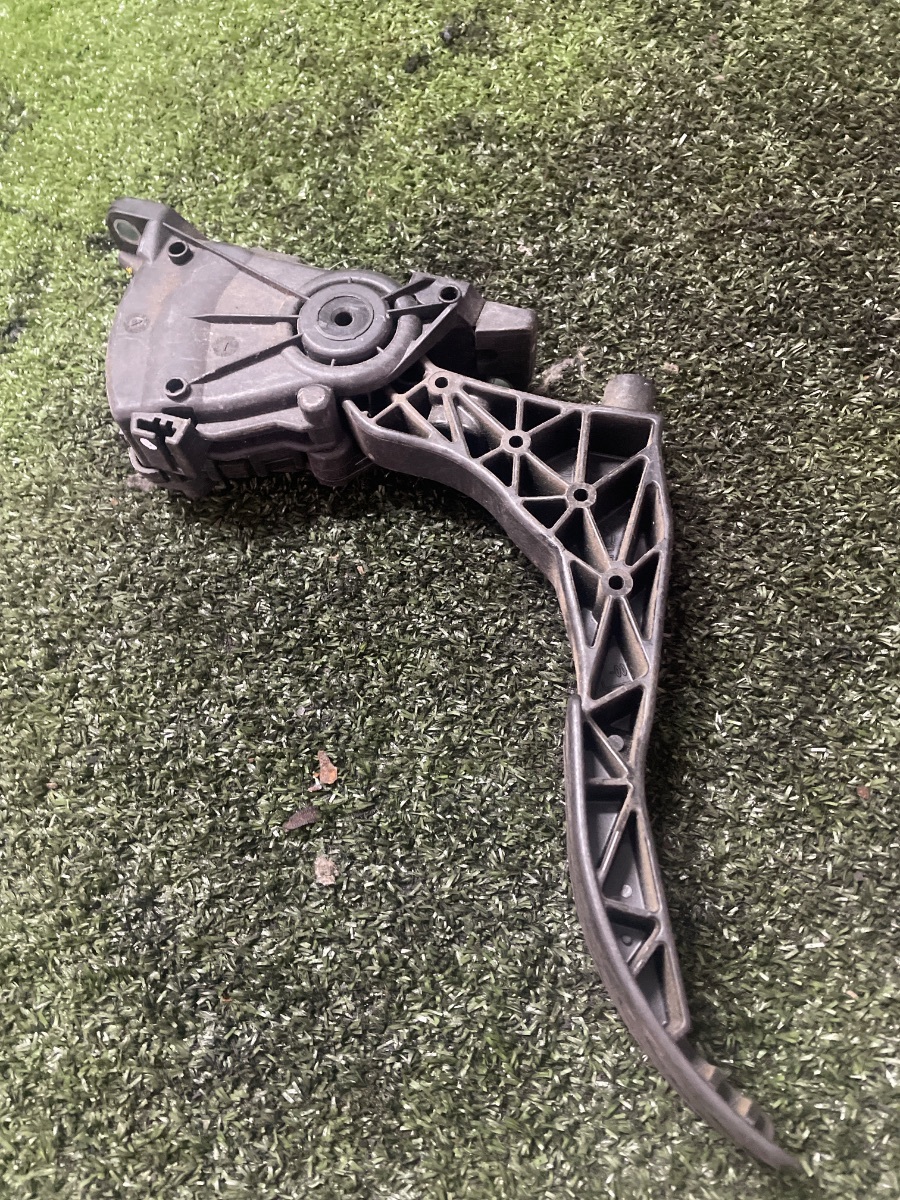 Педаль газу (акселератора) Volkswagen Polo III (1994-2002) Інше Інше 6Q1721503C