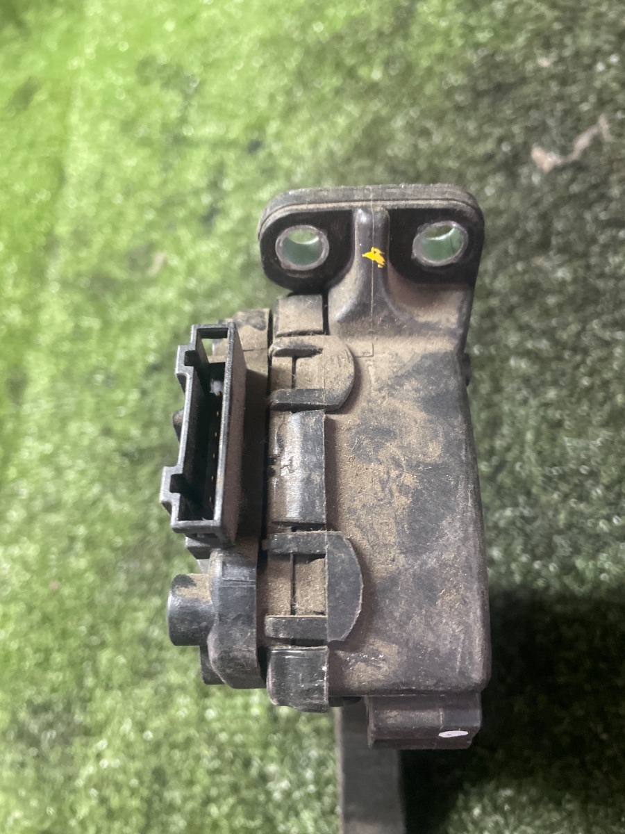 Педаль газу (акселератора) Volkswagen Polo III (1994-2002) Інше Інше 6Q1721503C