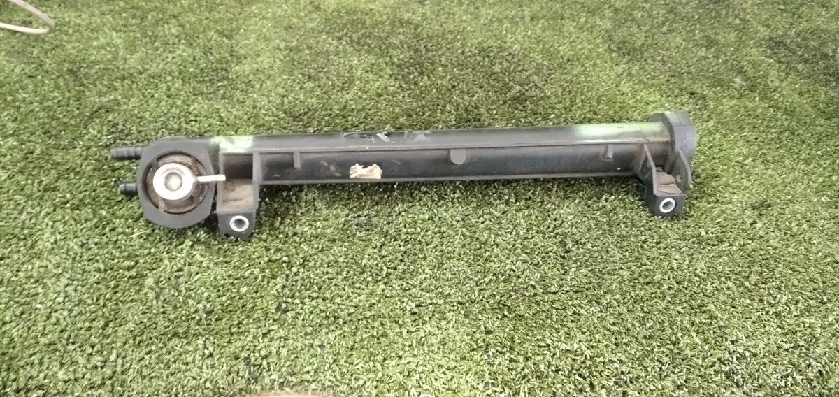 Топливна рампа  Інше Інше 06A133317A