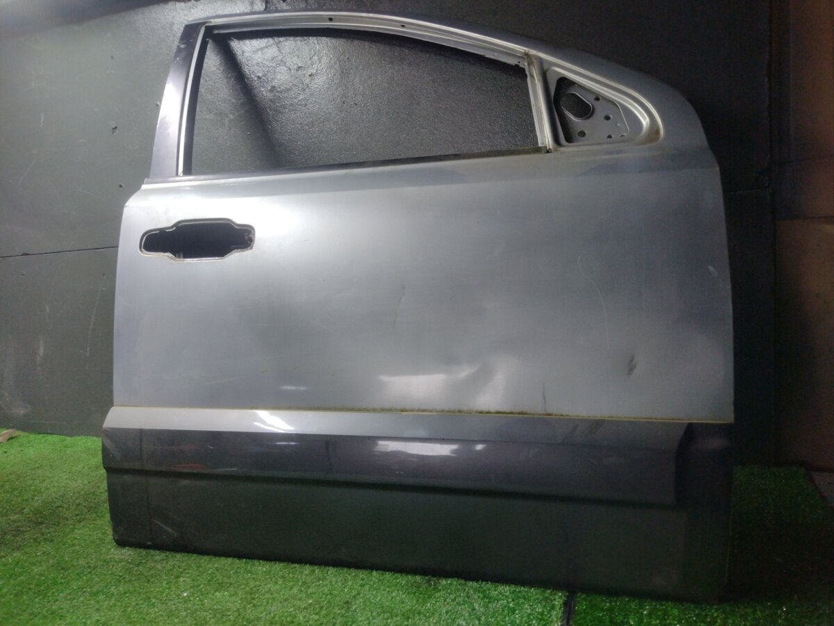 Двері передні праві (Дефект) KIA Sorento JC (2002-2009) 760043E111