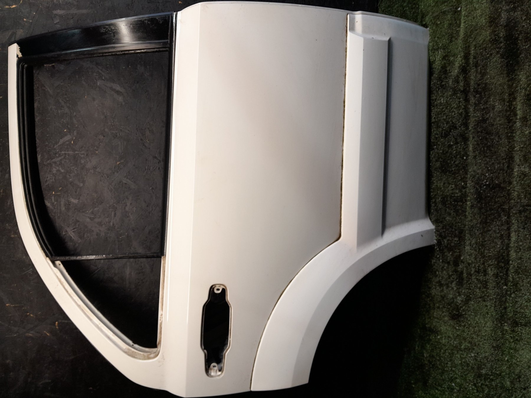 Двері задні права KIA Sorento JC (2002-2009) 770043E111