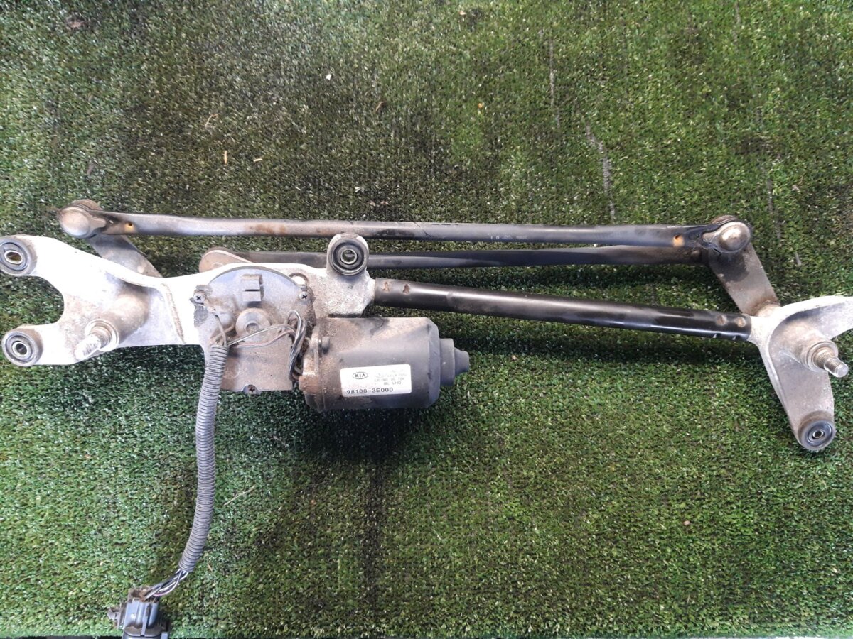 Механізм двірників KIA Sorento JC (2002-2009) 981103E000