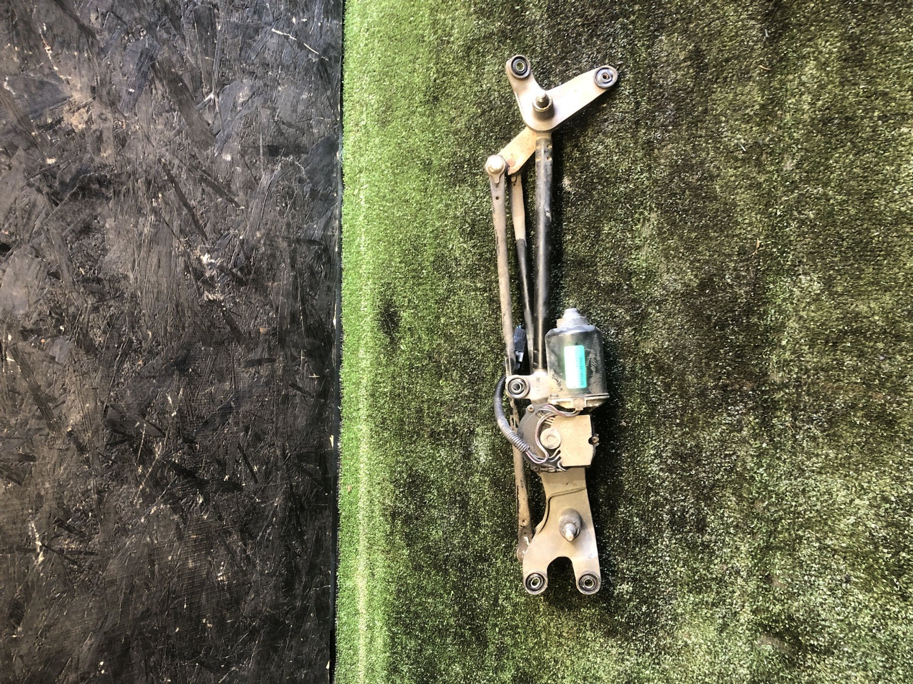 моторчик склоочисників лобового скла KIA Sorento JC (2002-2009) 981003E100