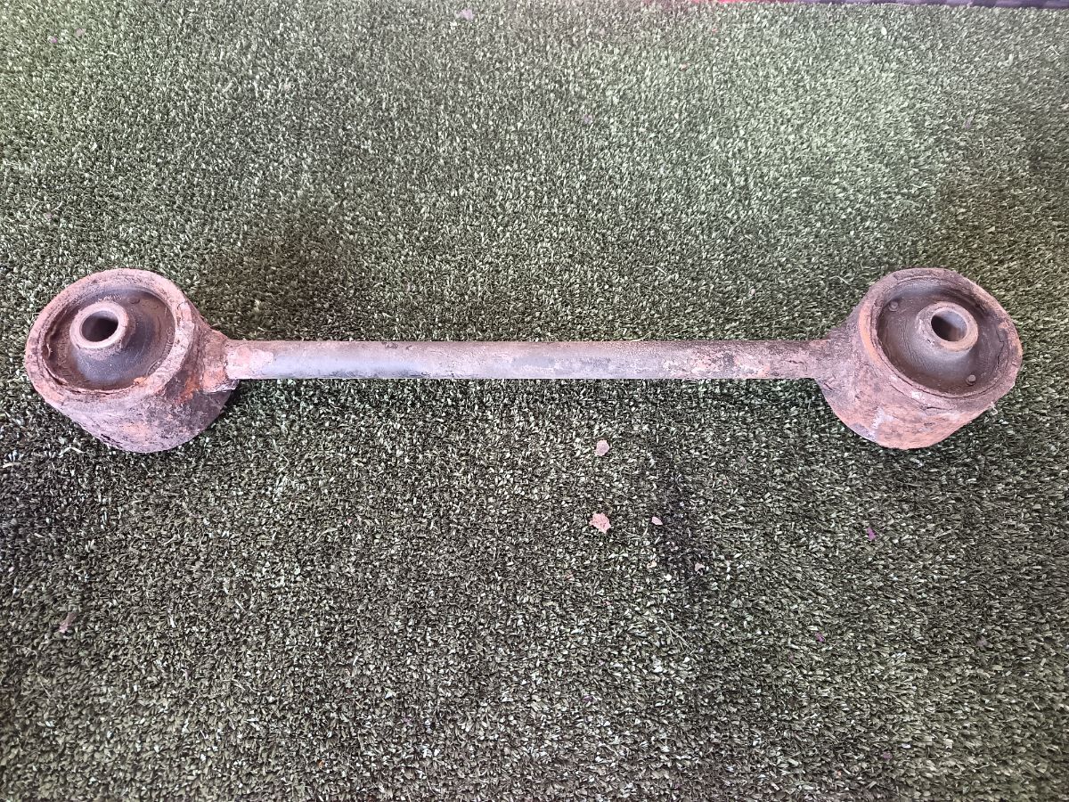 Важіль підвіски задній  Kia Sorento JC (2002-2009) 552003E000