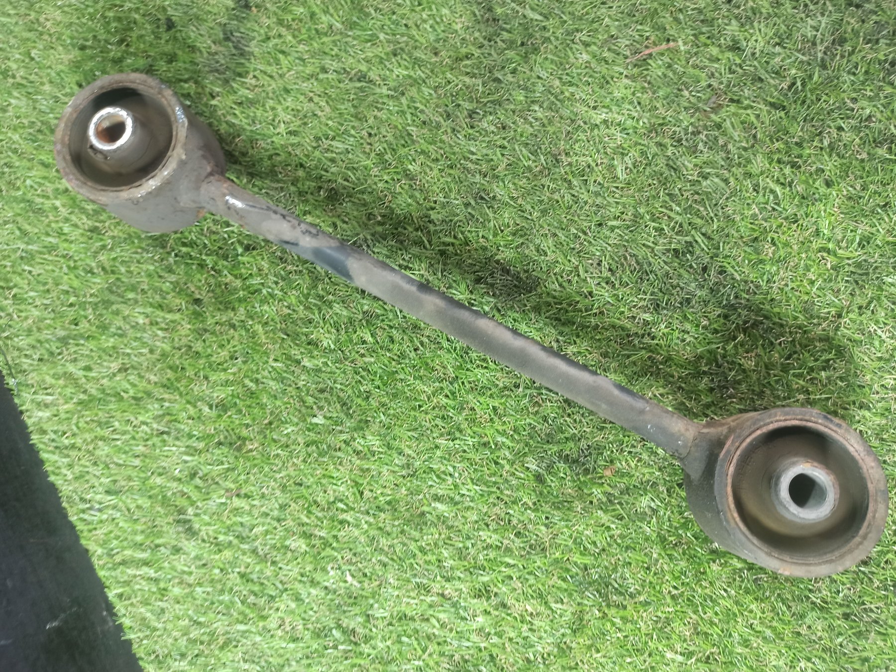 Важіль задній верхній повздовжній KIA Sorento JC (2002-2009) 552003E000