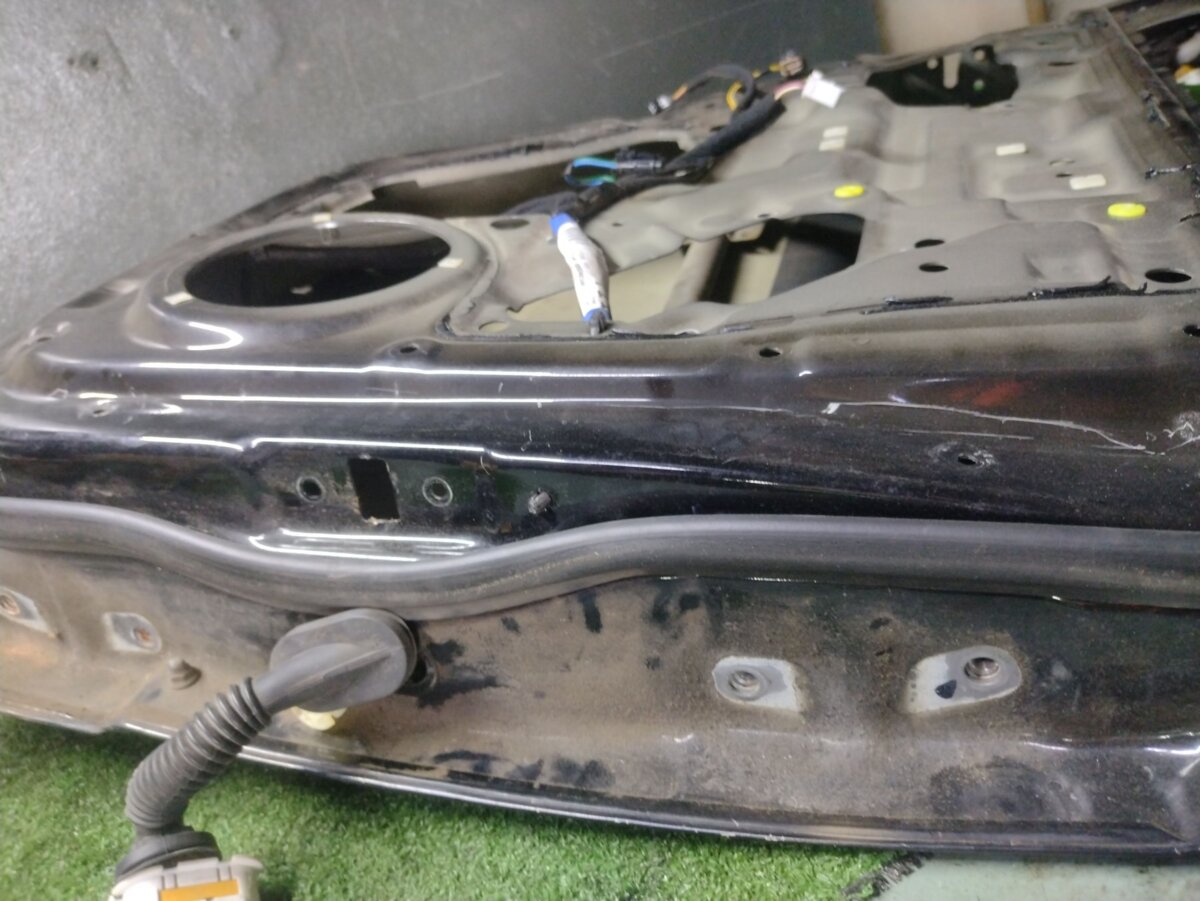 Задні ліві двері KIA Sorento JC (2002-2009) 770033E111