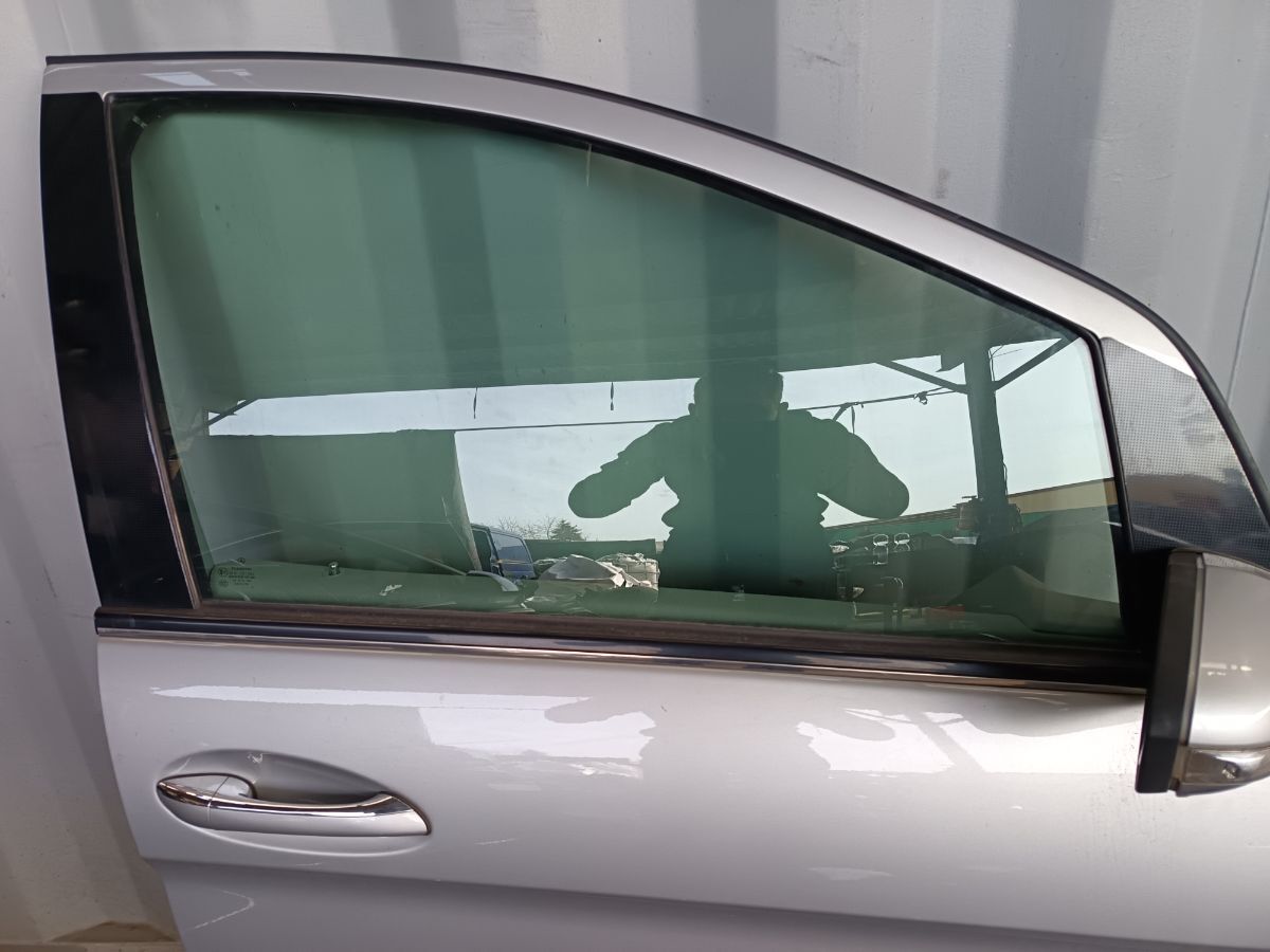 Двері передні праві Mercedes-Benz B-Class W245 (2005-2011) A1697202605