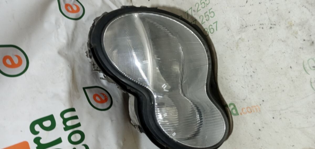 блок фара ліва; оптика; основна фара в зборі ліва; фара; фара дальнього світла в зборі; фара ліва передня; фара основна ліва; фари; фара ліва Mercedes-Benz C-Class W203 (2000-2007) A2038200161