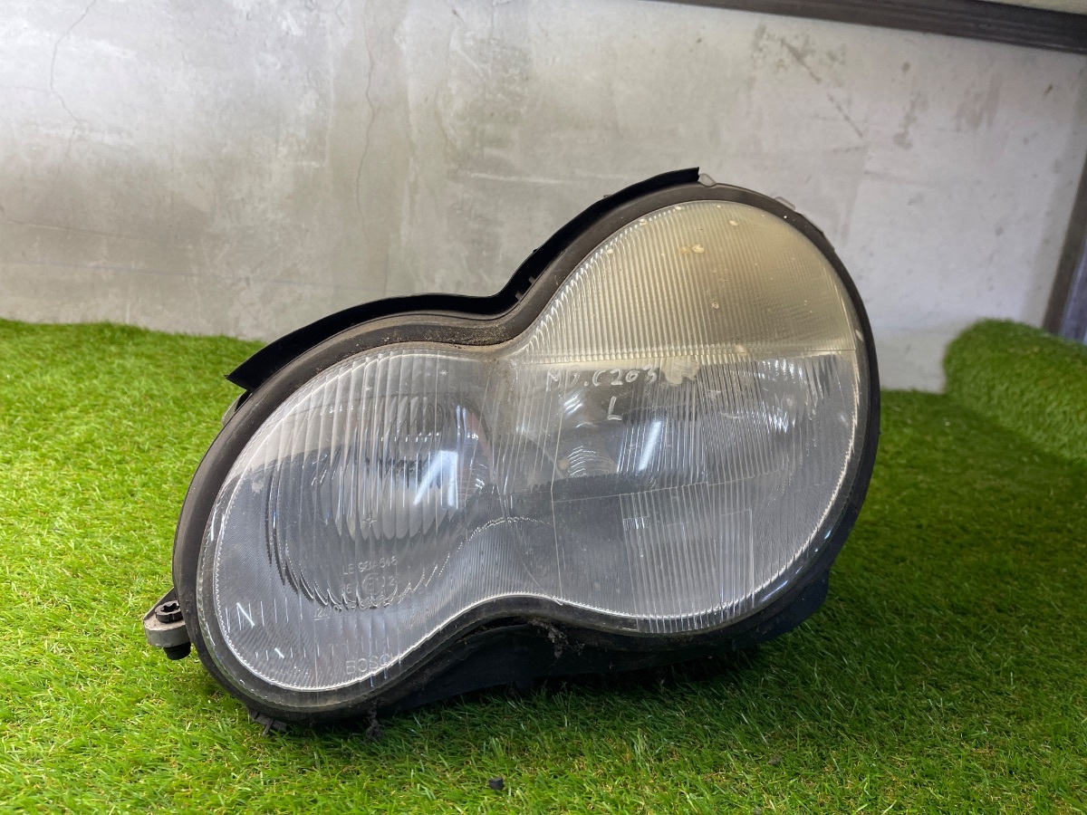 Фара передня ліва  Mercedes-Benz C-Class W203 (2000-2007) 2038200161 Вживаний