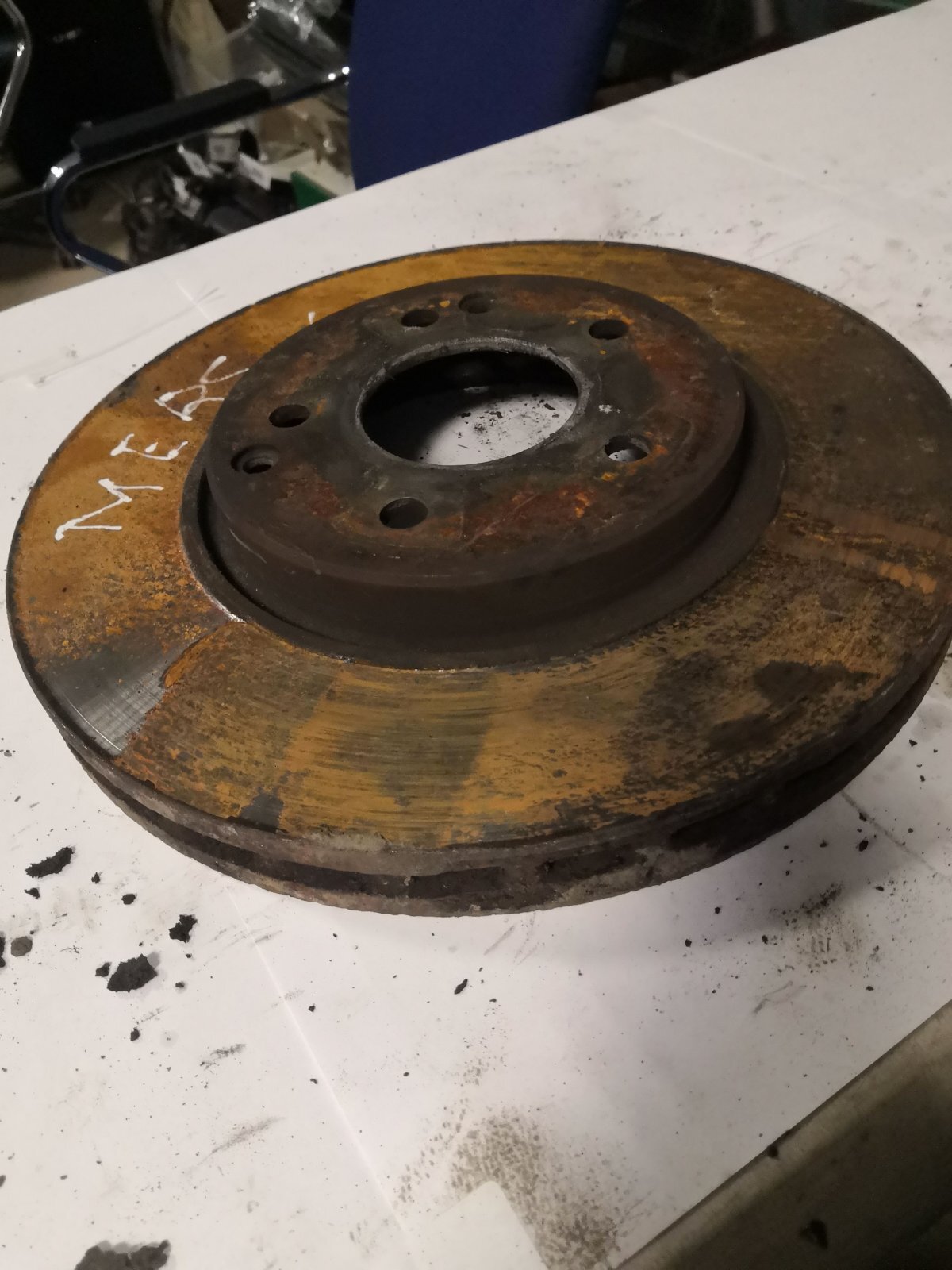 гальмо дискове переднє; ротор гальмівний; диск гальмівний передній Mercedes-Benz C-Class W203 (2000-2007) A2034210512