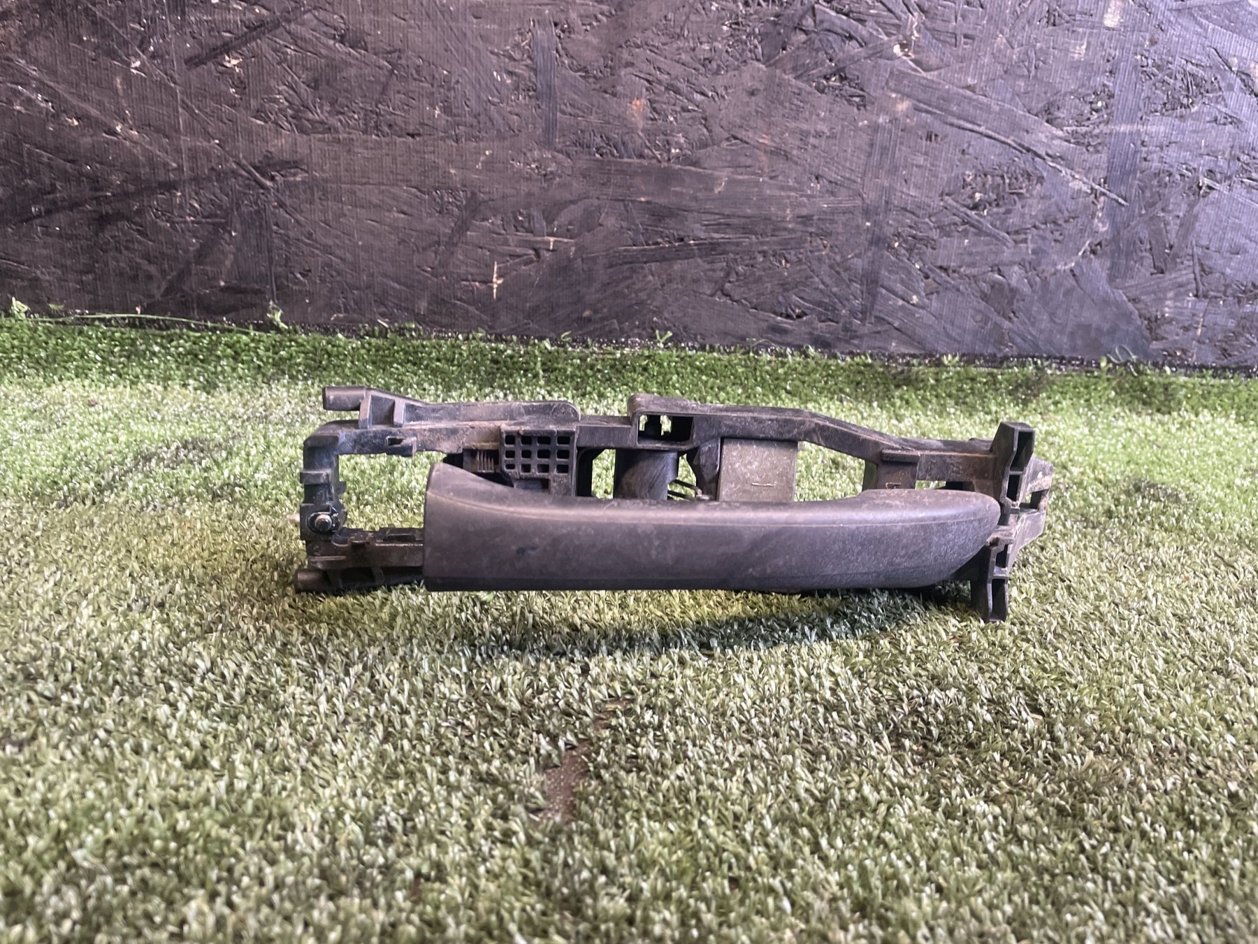 Ручка дверей Mercedes-Benz C-Class W203 (2000-2007) A2037600134