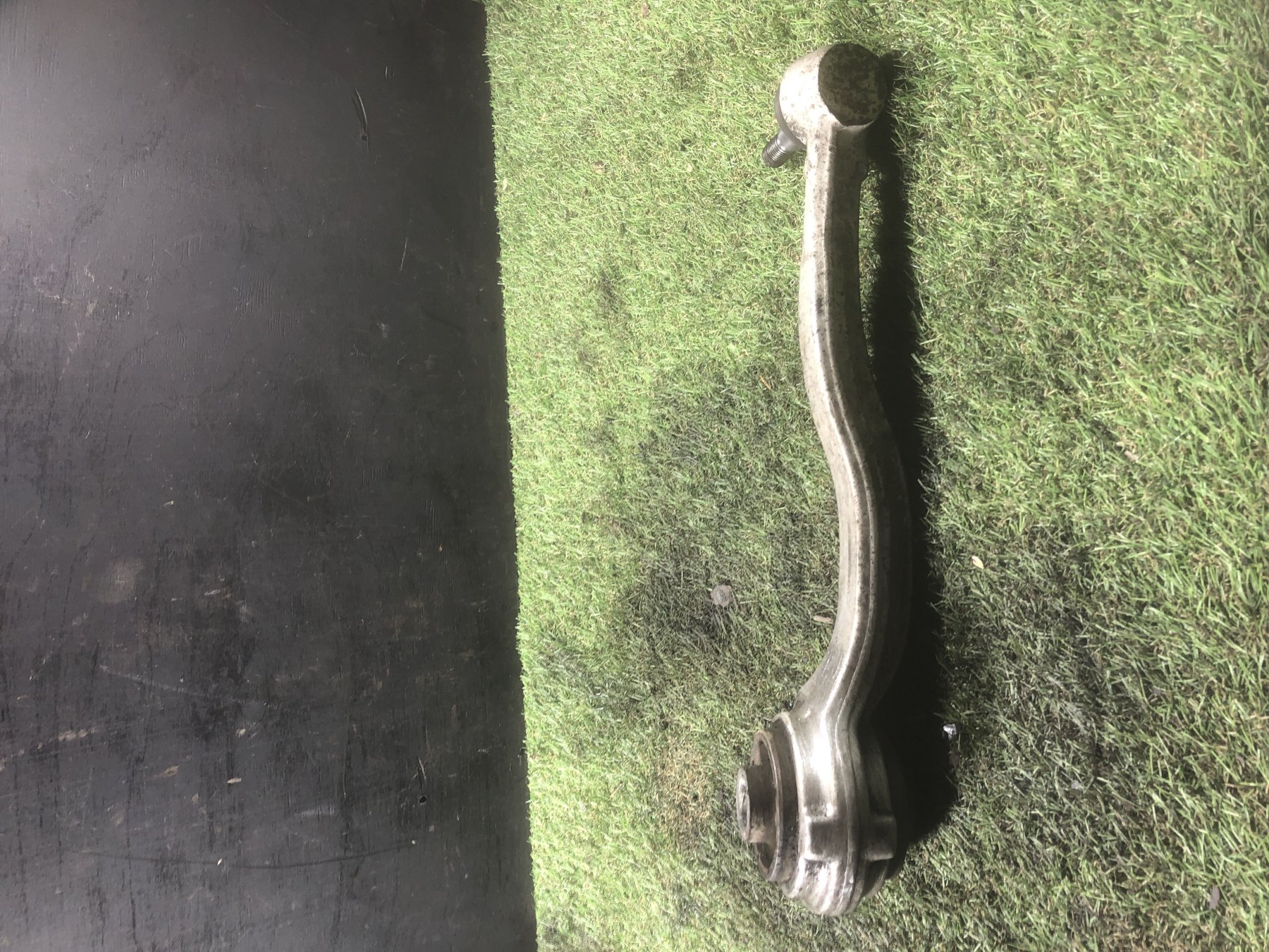 Важіль передній Mercedes-Benz C-Class W203 (2000-2007) A2043302011