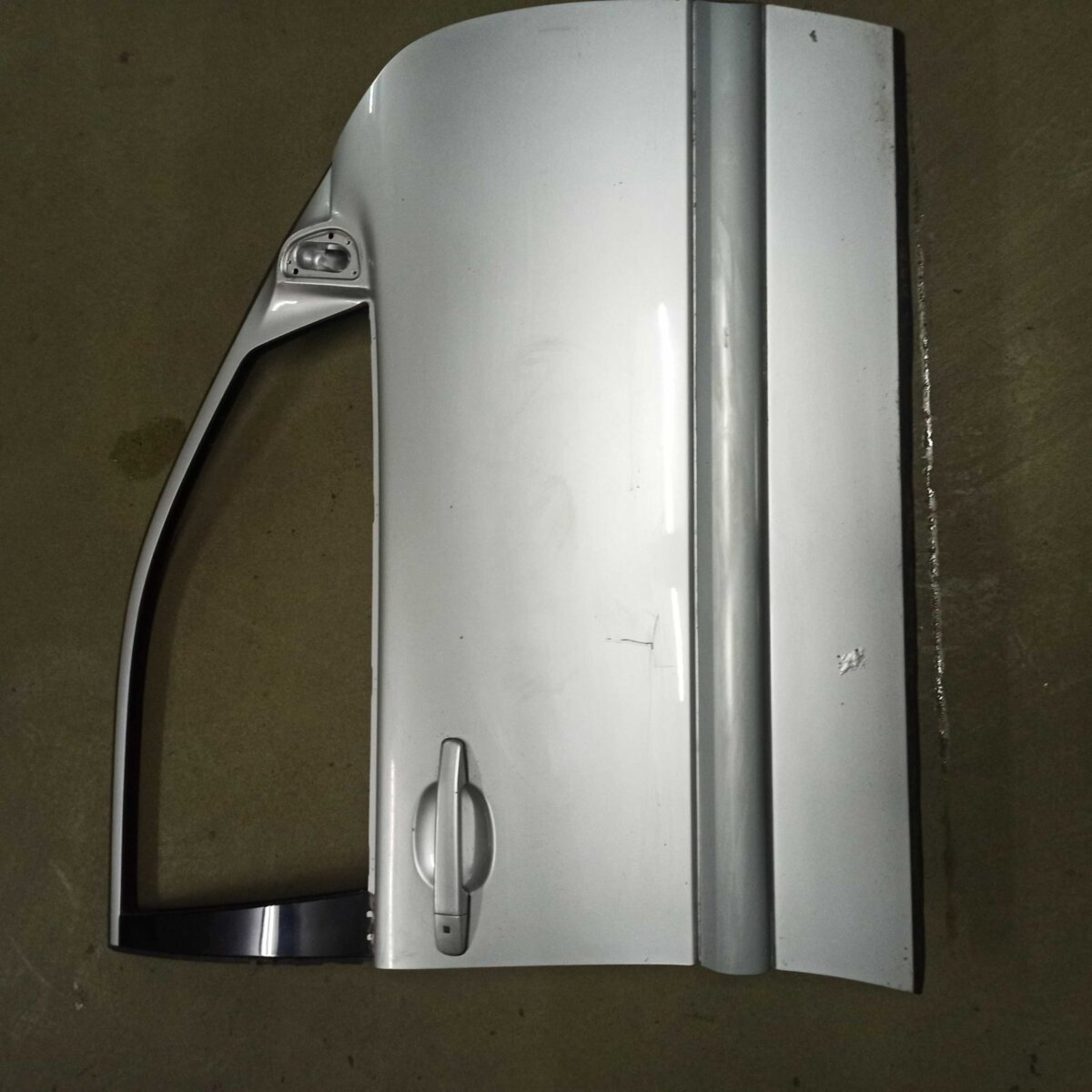 Двері передні праві Mercedes-Benz E-Class W210 (1995-2003) A2107200205