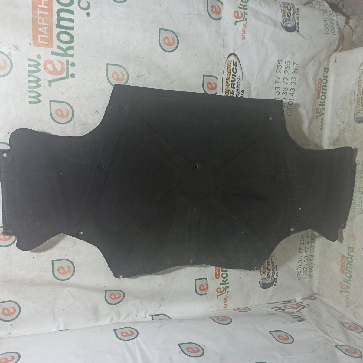 ізоляція моторного відсіку; накладка шумоізоляційна капота; оббивка передка; обшивка капота; підкладка-капот; термошумоізоляція для легкових. обмежувач підйому кабіни для вантажних; утеплювач капота; шумоізоляція капота з повсті; шумоізоляція капота Merce