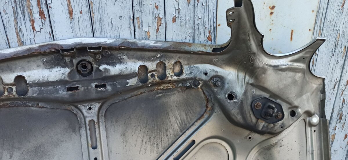 капот Mercedes-Benz E-Class W210 (1995-2003) A2108800957