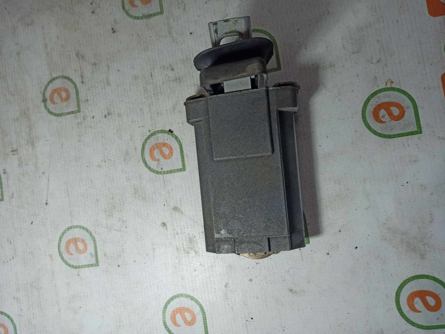 Обмежувач відкриття дверей, передній Mercedes-Benz E-Class W210 (1995-2003) A2027200216