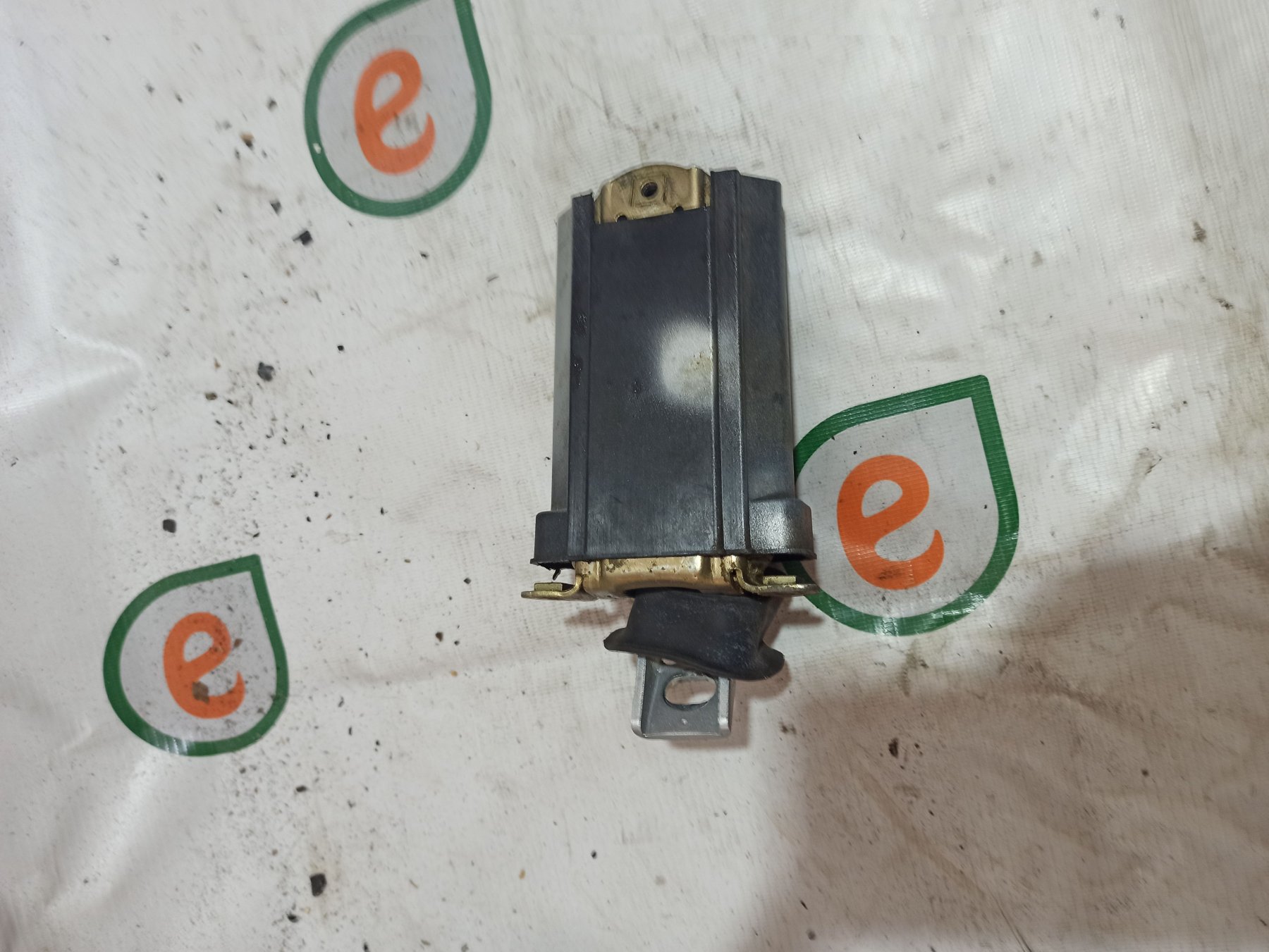 обмежувач відкриття дверей, передній Mercedes-Benz E-Class W210 (1995-2003) A2107200116