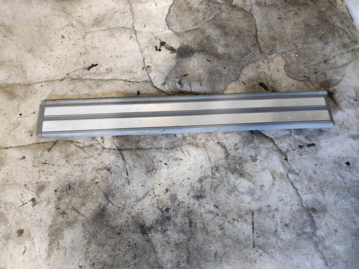 Планка порога задней двери Mercedes-Benz E-Class W210 (1995-2003) A2106800535