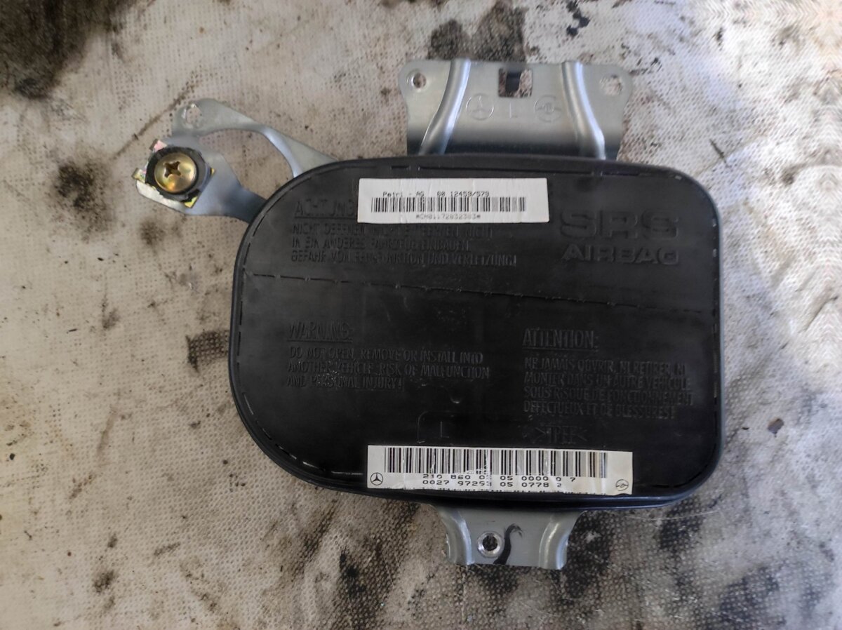 Подушка безпеки, передній, лівих дверей Mercedes-Benz E-Class W210 (1995-2003) A2108600505
