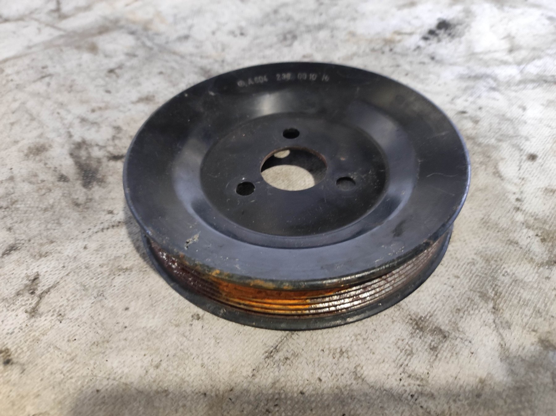 шків лопатевого насоса гідропідсилювача керма; шків насоса гпк; шків насосу гідропідсилювача керма (гпк) Mercedes-Benz E-Class W210 (1995-2003) A6042360010