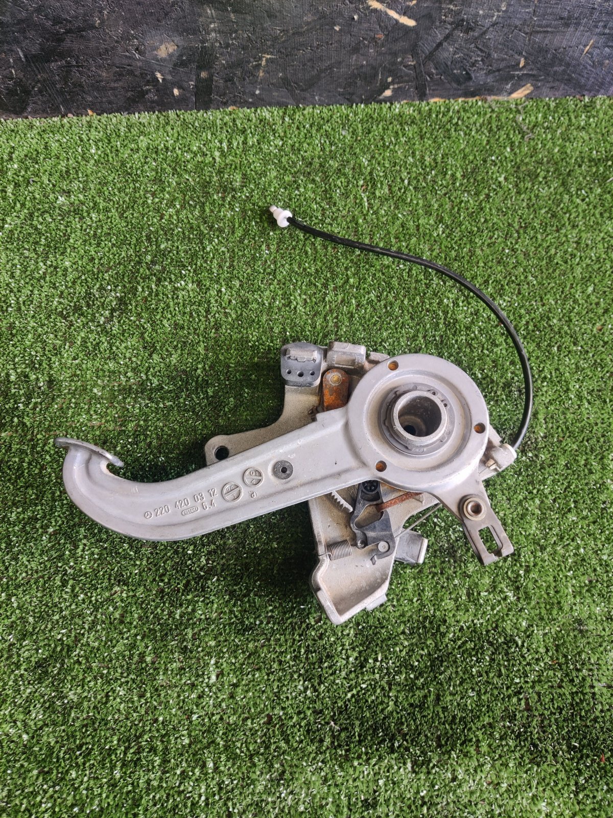 Педаль стояночного тормоза Mercedes-Benz ML-Class W163 1997-2005 A2204200312