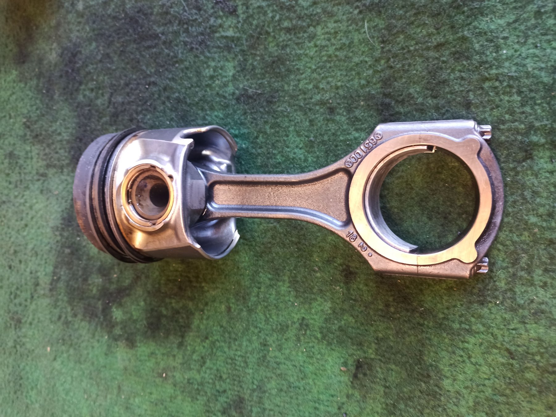 Поршень 65100 Mercedes-Benz Sprinter 2000-2006 A6510301017