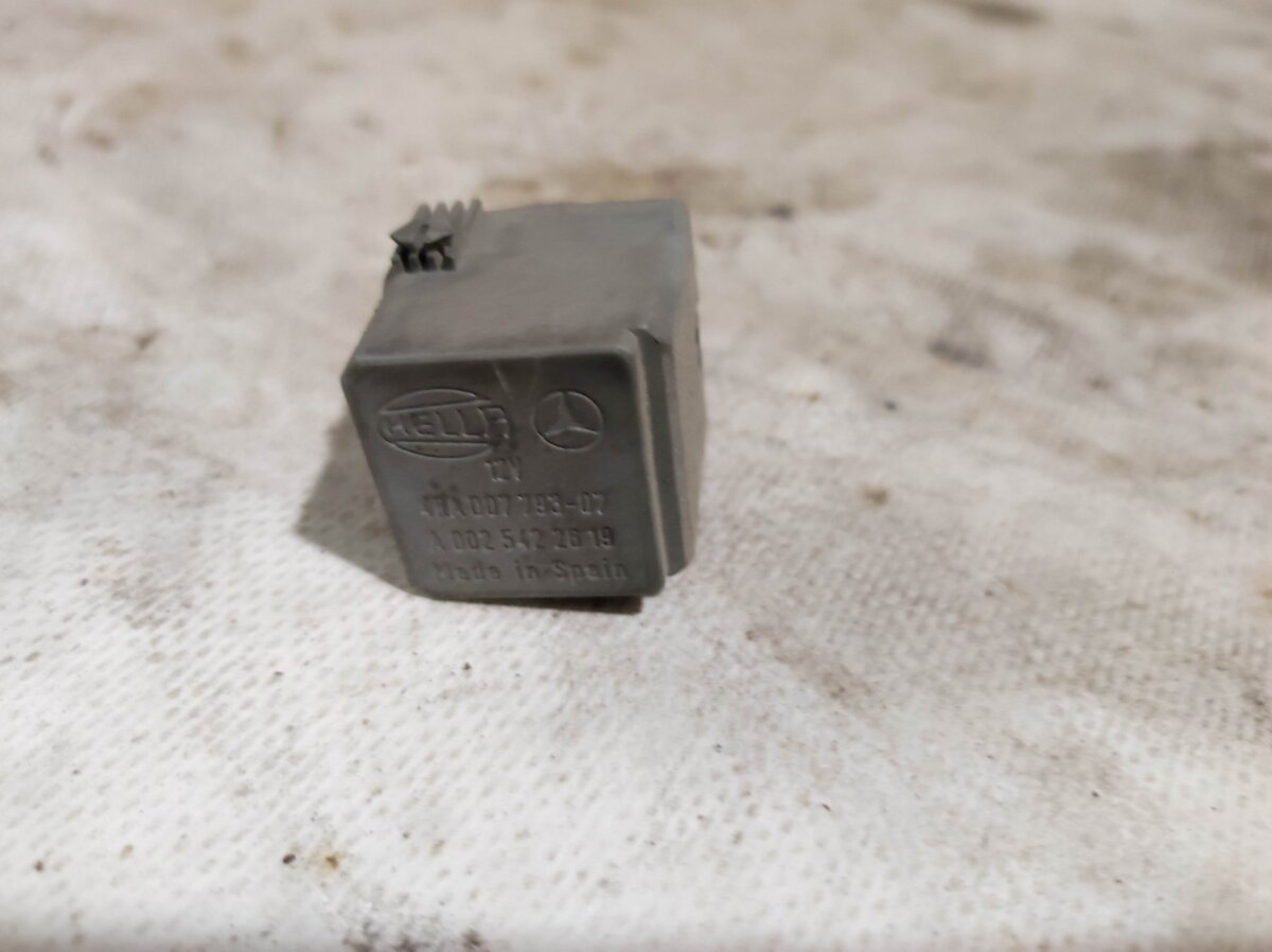 Реле стартера Mercedes-Benz Sprinter W901-W905 (1995-2006) 0025422619