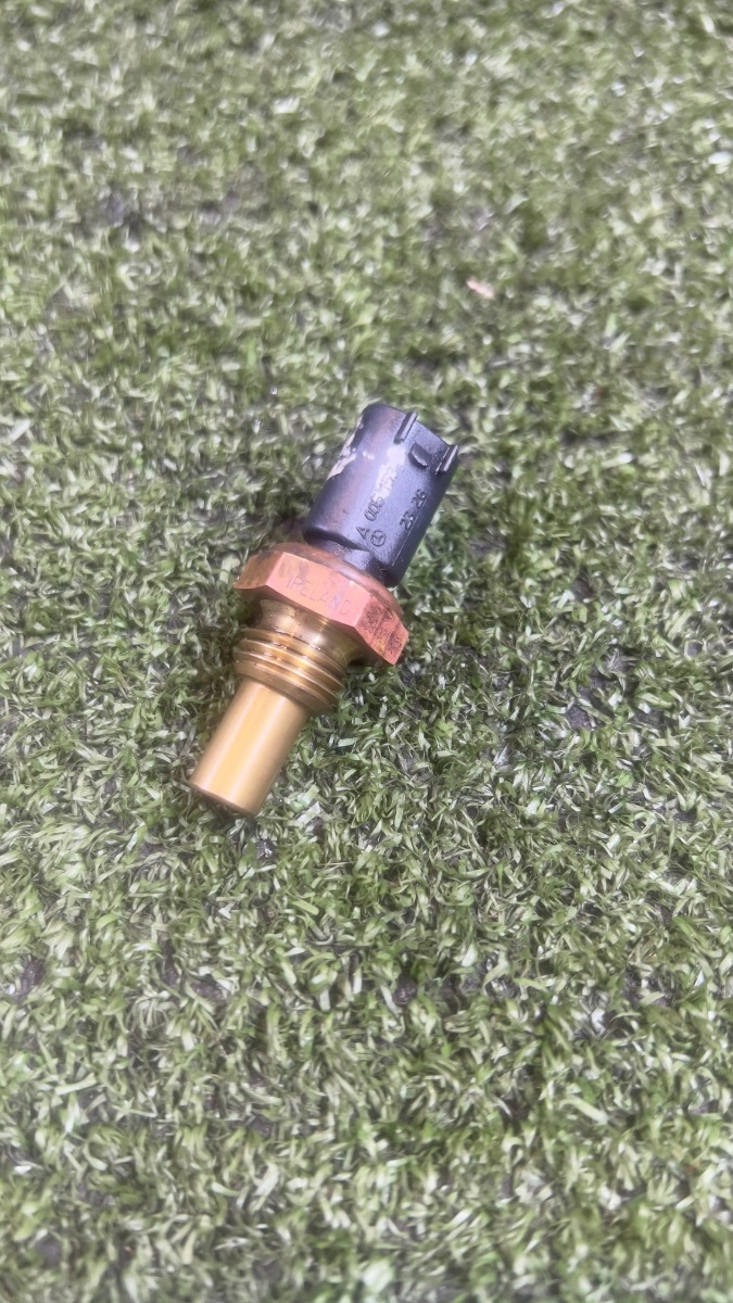 Датчик температури палива Mercedes-Benz Sprinter W906 (2006-2018) A0051532328