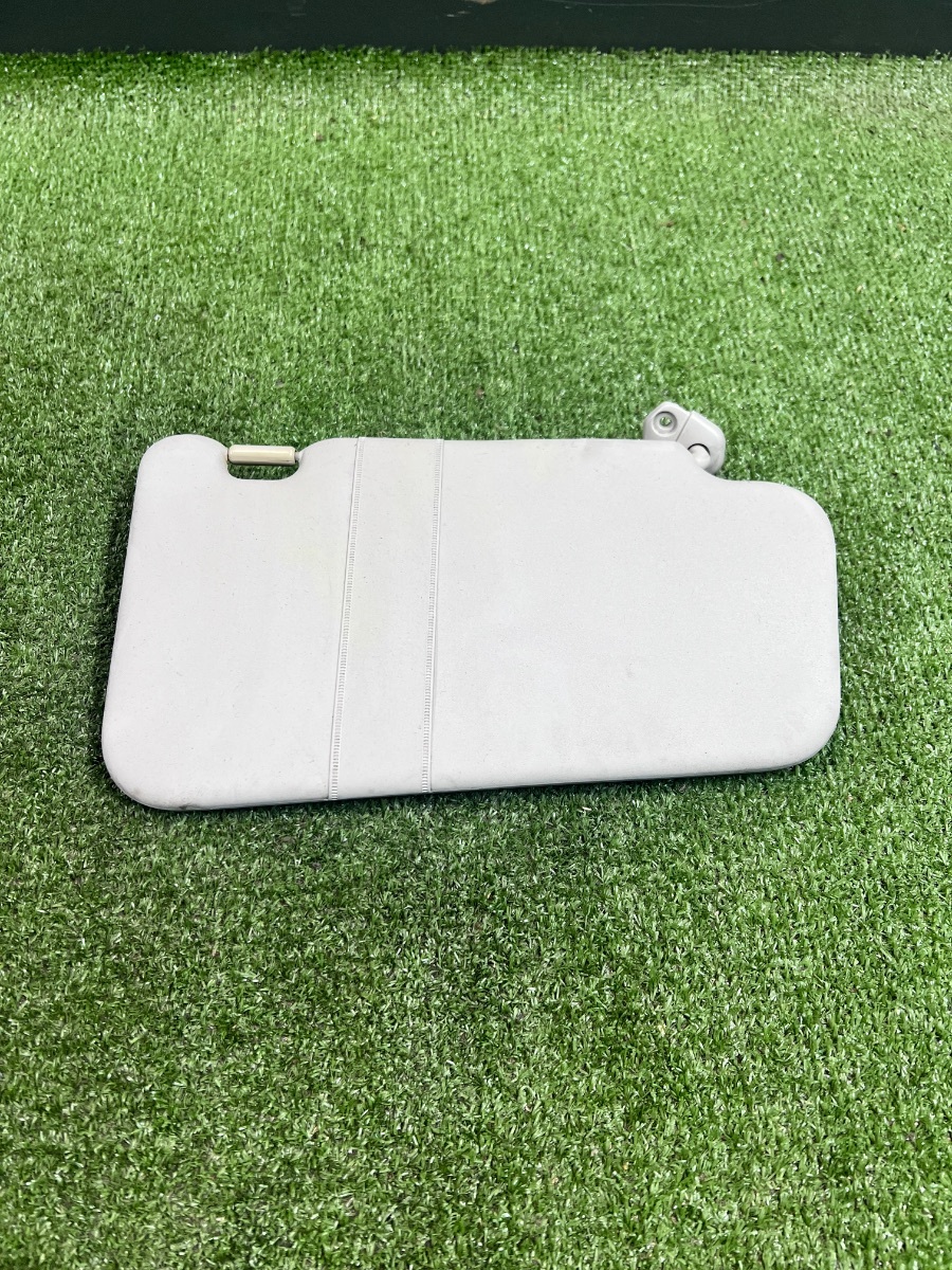 Сонцезахисний козирьок лівий Nissan Juke F15 (2010-2019) 96400BV90A