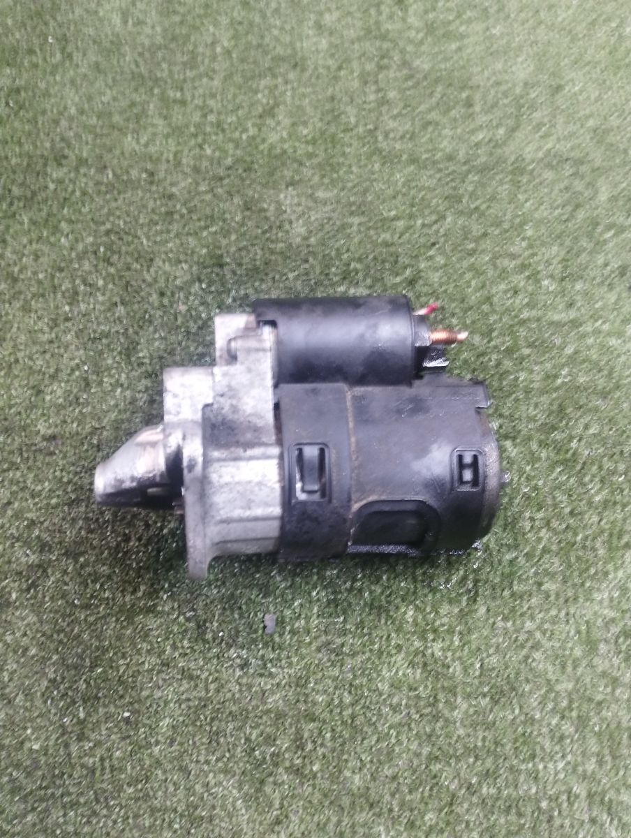 Стартер Nissan Juke F15 (2010-2019) 233007224R