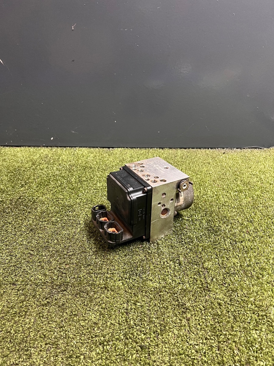 Блок ABS Nissan X-Trail T30 (2001-2007) 47600AR005