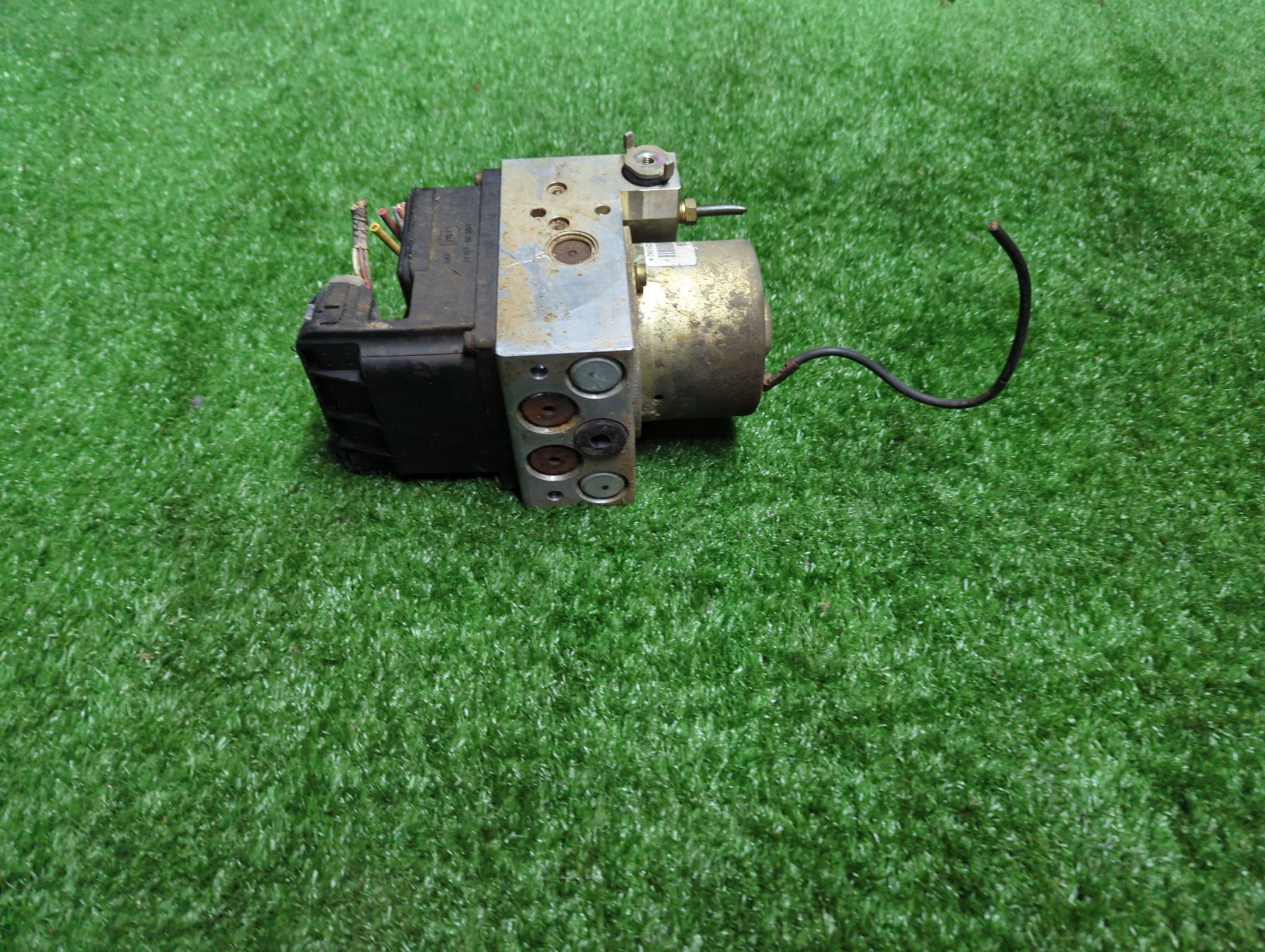 Блок ABS Nissan X-Trail T30 (2001-2007) 47600AR005