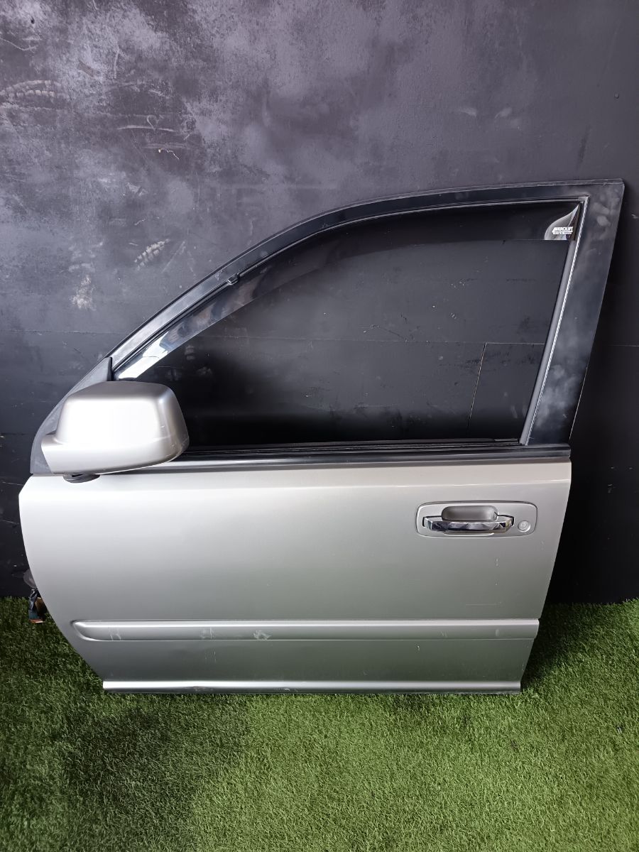 Двері передні ліві Nissan X-Trail T30 (2001-2007) H01018H7MM