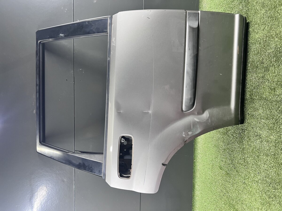 Двері задні праві ( дефект вмятини, царапини) Nissan X-Trail T30 (2001-2007) H21008H7MM