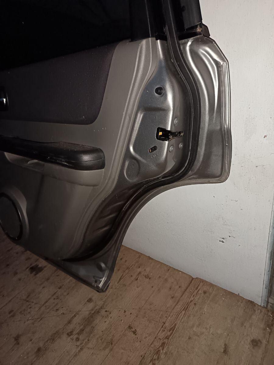 Двері задні праві Nissan X-Trail T30 (2001-2007) H21008H7MM