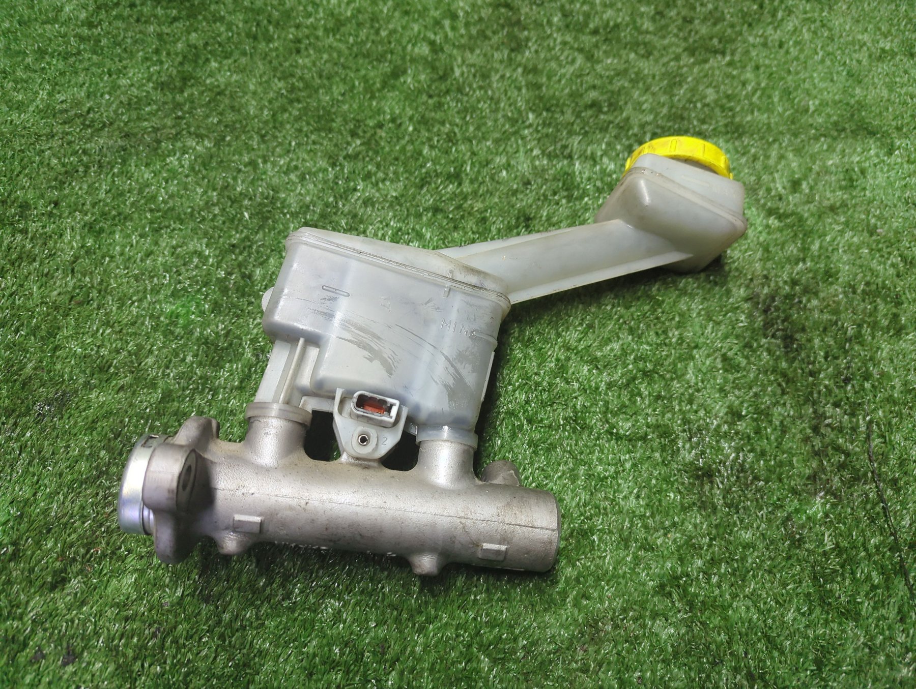 Головний гальмівний циліндр Nissan X-Trail T30 (2001-2007) 460108H910