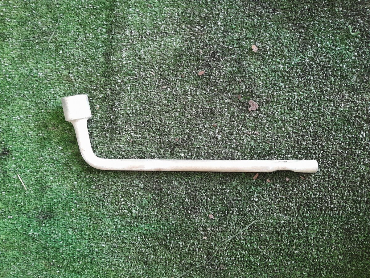 Ключ балонний (гайковий) Nissan X-Trail T30 (2001-2007) 995450U000