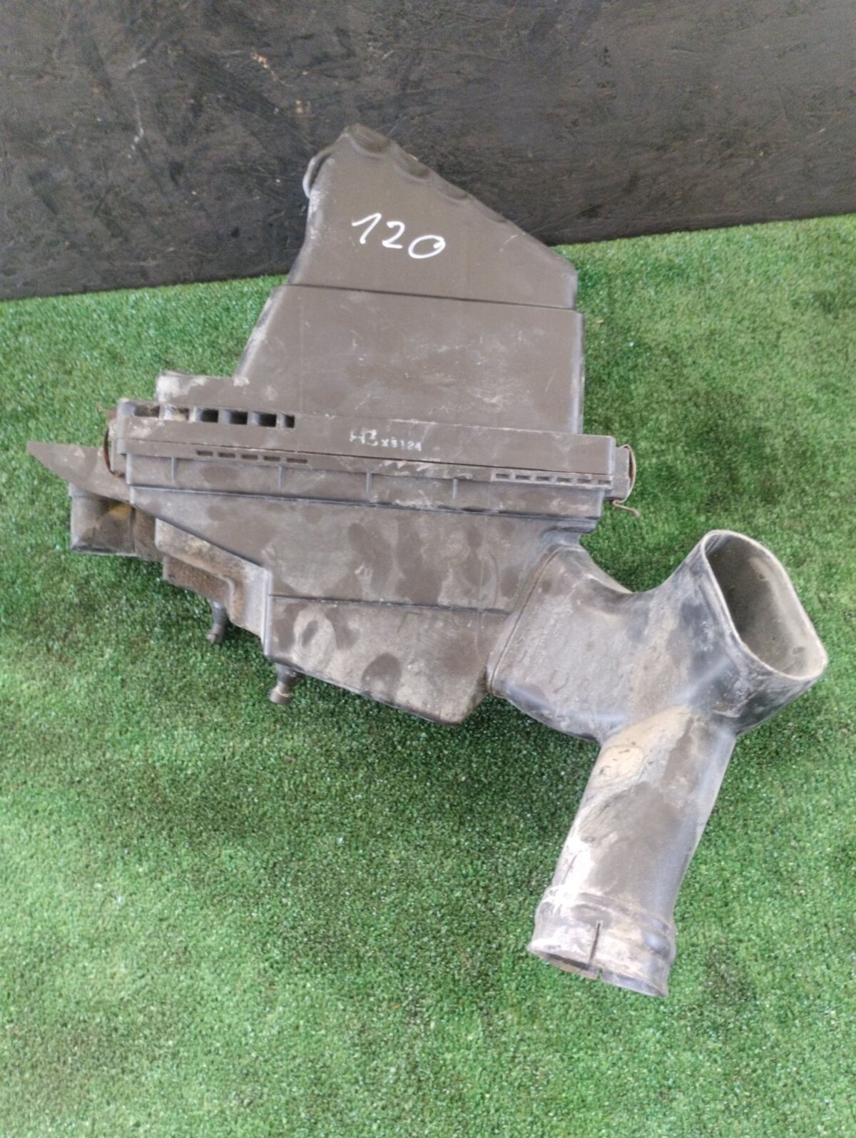 Корпус повітряного фільтра Nissan X-Trail T30 (2001-2007) 16500AU600