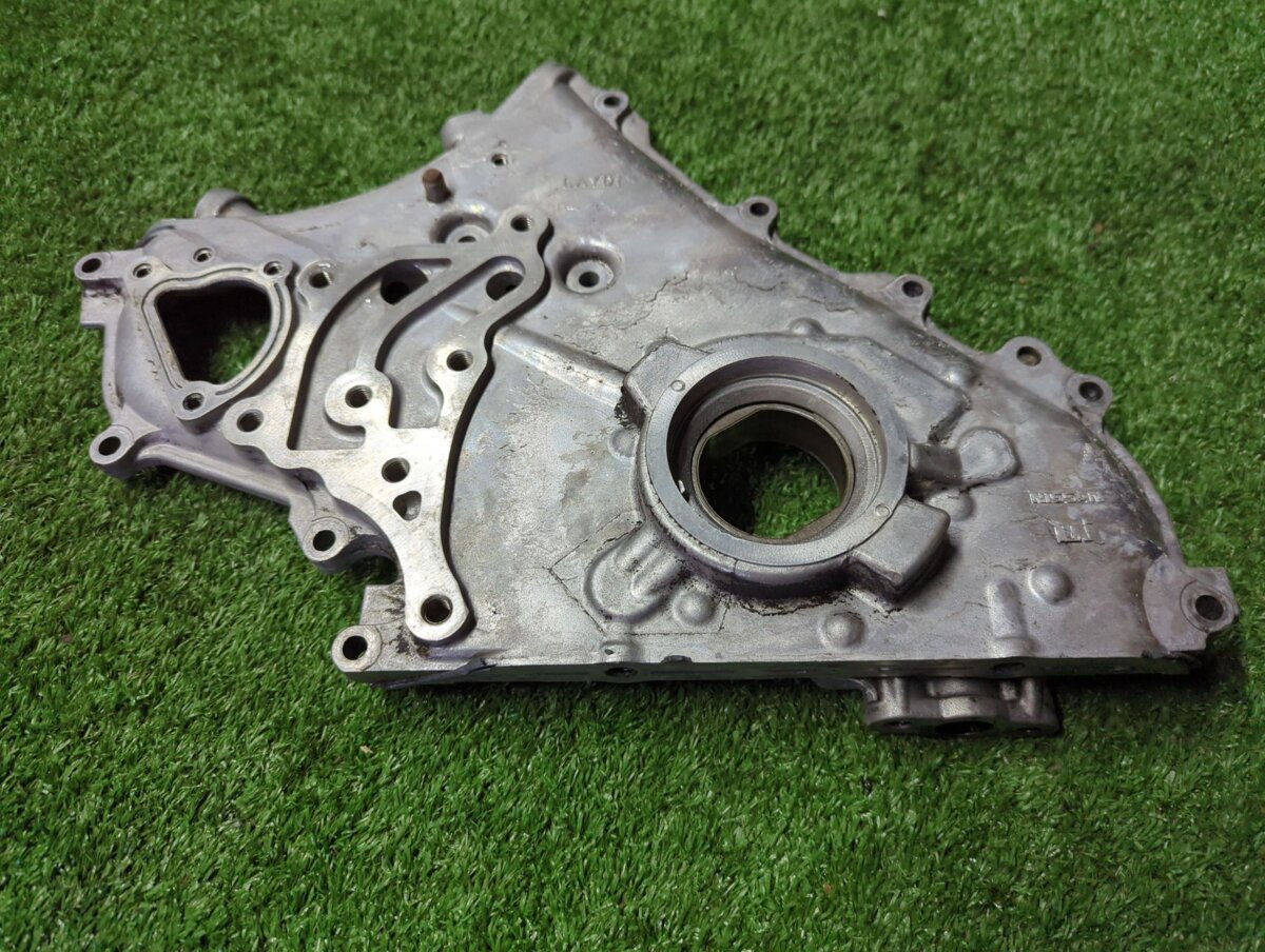 Масляний насос Nissan X-Trail T30 (2001-2007) 15010VK500