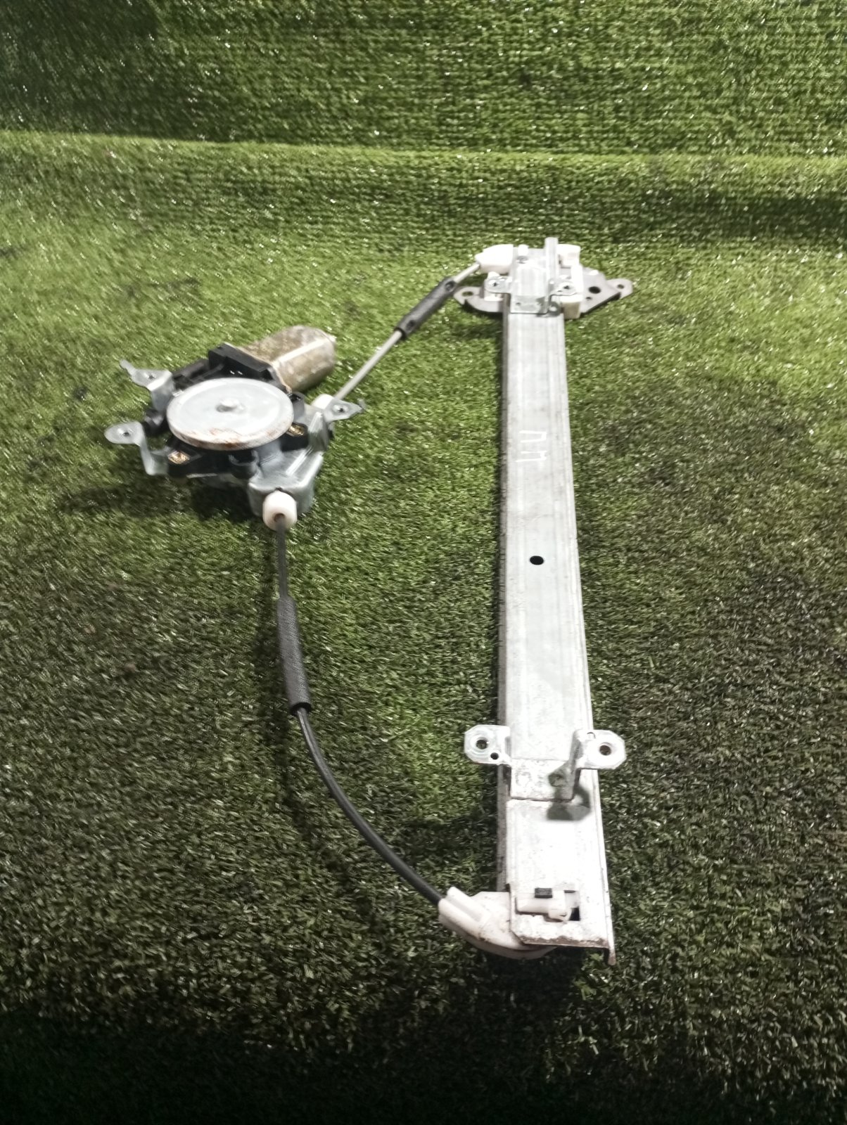 Механізм стеклопідйомника в зборі pfзадні правий Nissan X-Trail T30 (2001-2007) 8073089912