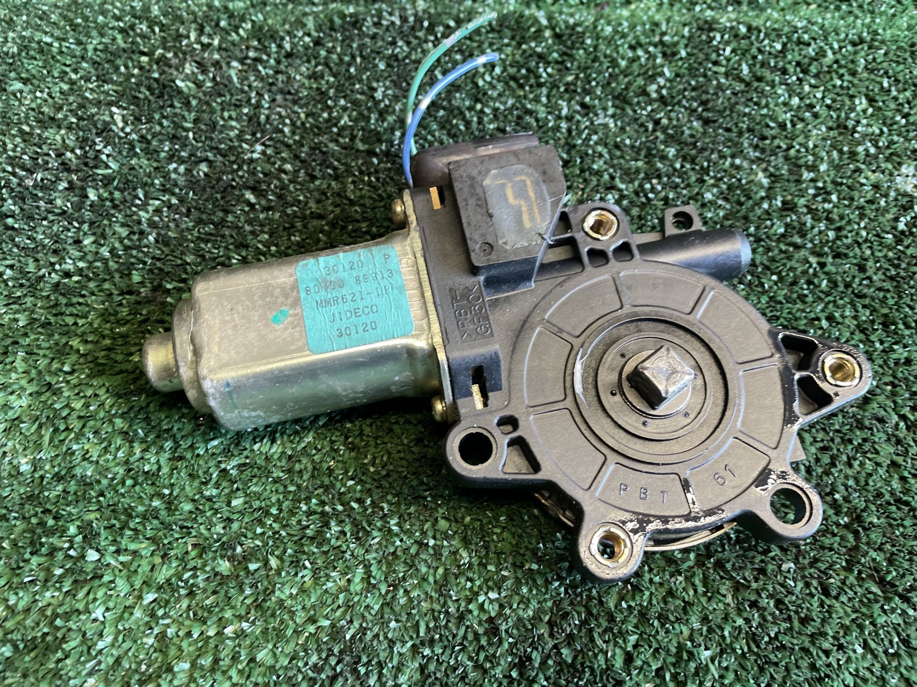 Моторчик склопідйомника задній правий Nissan X-Trail T30 (2001-2007) 8073089913