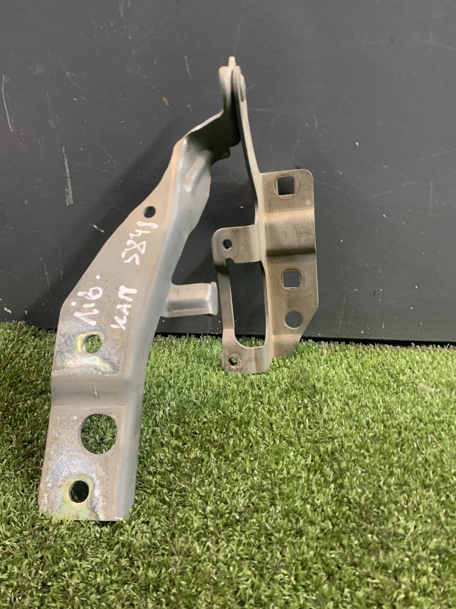 Петля капота ліва Nissan X-Trail T30 (2001-2007) 654018H300