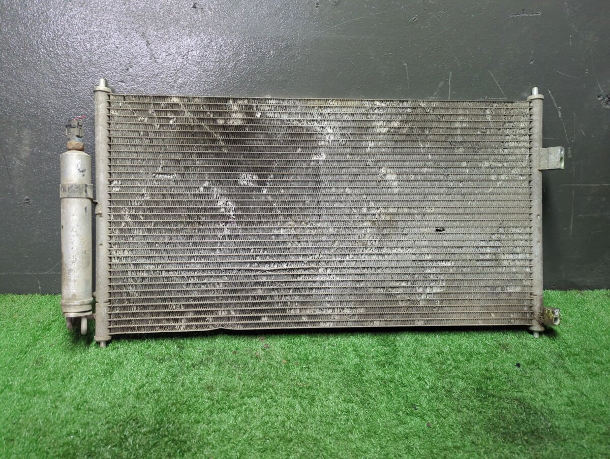 Радіатор кондиціонера Дефект Nissan X-Trail T30 (2001-2007) 921009H310