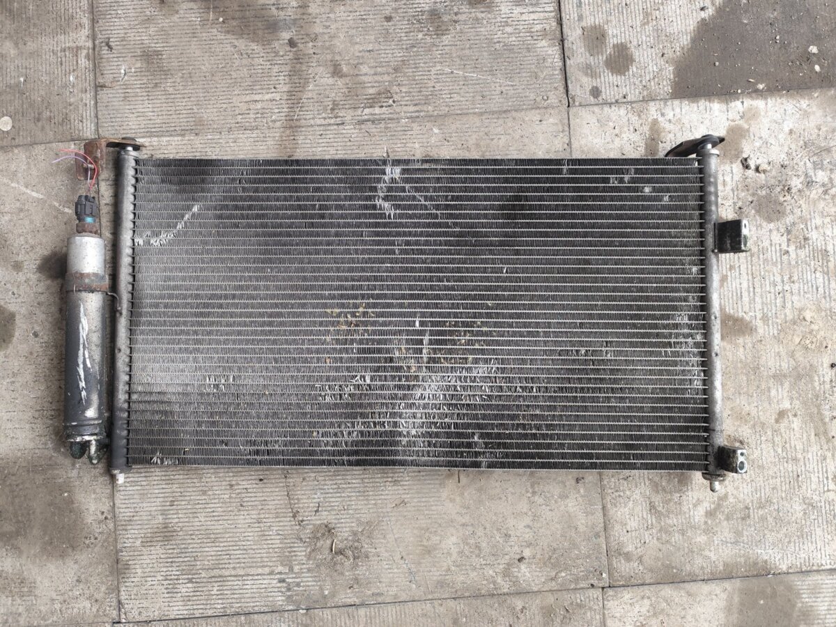 Радіатор кондиціонера Nissan X-Trail T30 (2001-2007) 921009H310