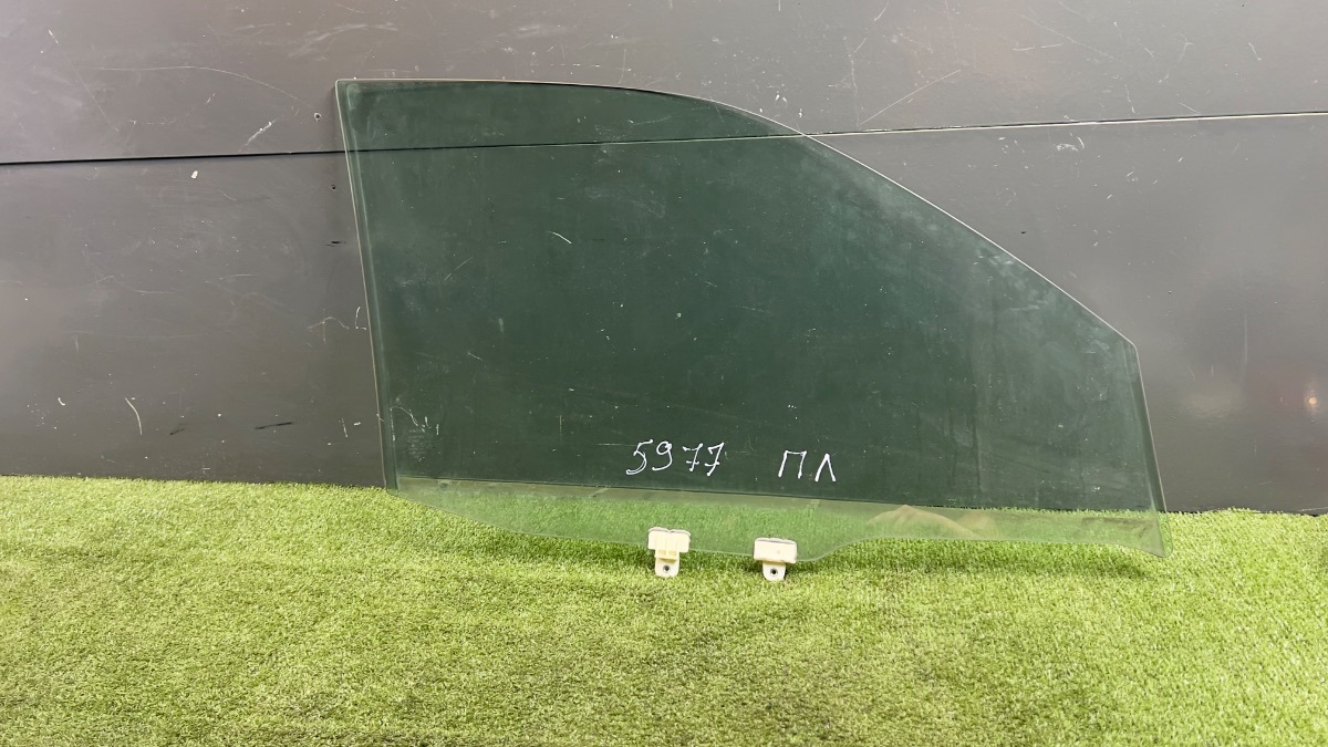 Скло дверей передніх ліве Nissan X-Trail T30 (2001-2007) 803018H300