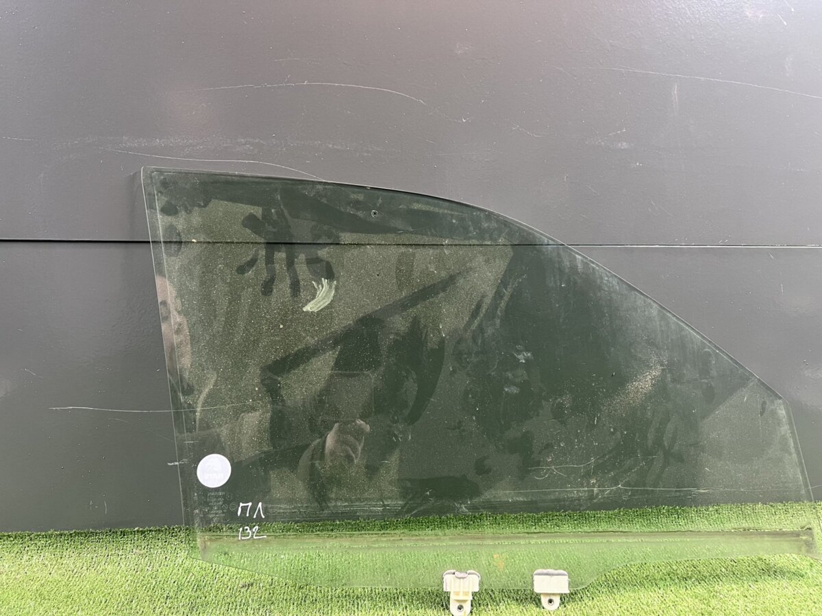 Скло дверей передніх лівих Nissan X-Trail T30 (2001-2007) 803018H300